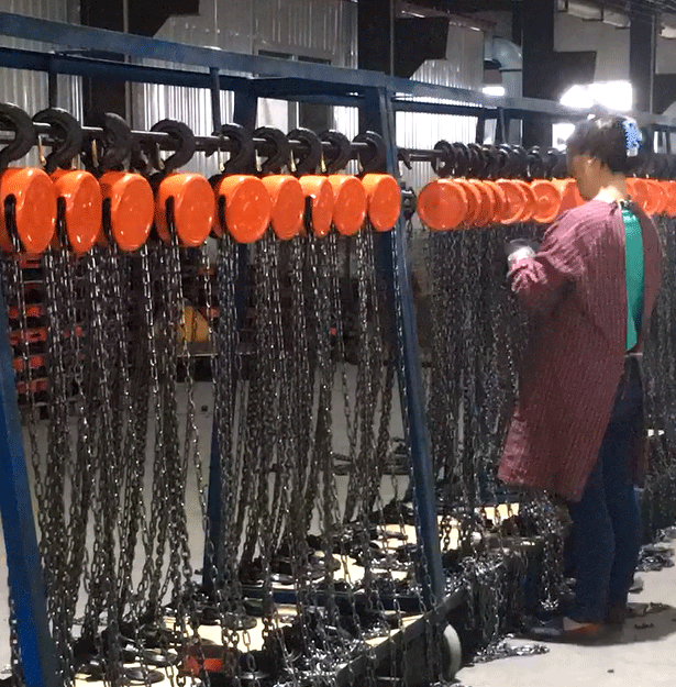 How tonnage of climbing hoist