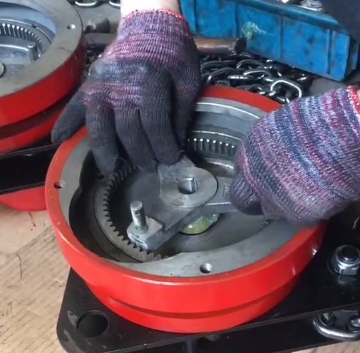 Preventive measures for group hoist electric hoist